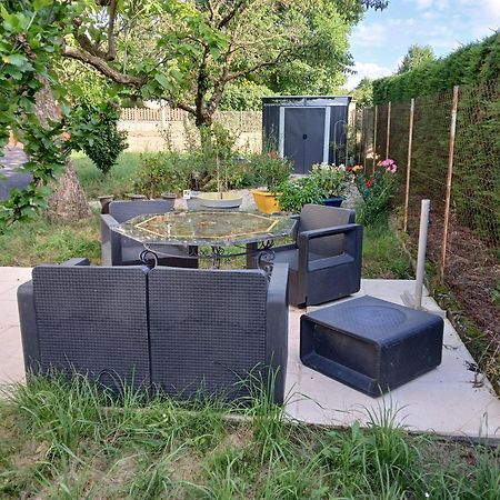 Вилла Gite Pavillon Kifadonfe 3 Ch Avec Cour Et Jardin Clos Saint-Germain-Lembron Экстерьер фото